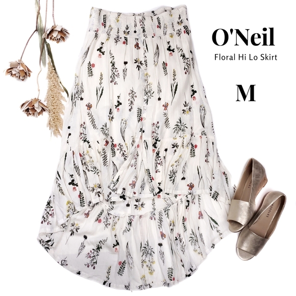 O'Neill Dresses & Skirts - O'Neill Hi low Cream Cream Skirt Size Medium